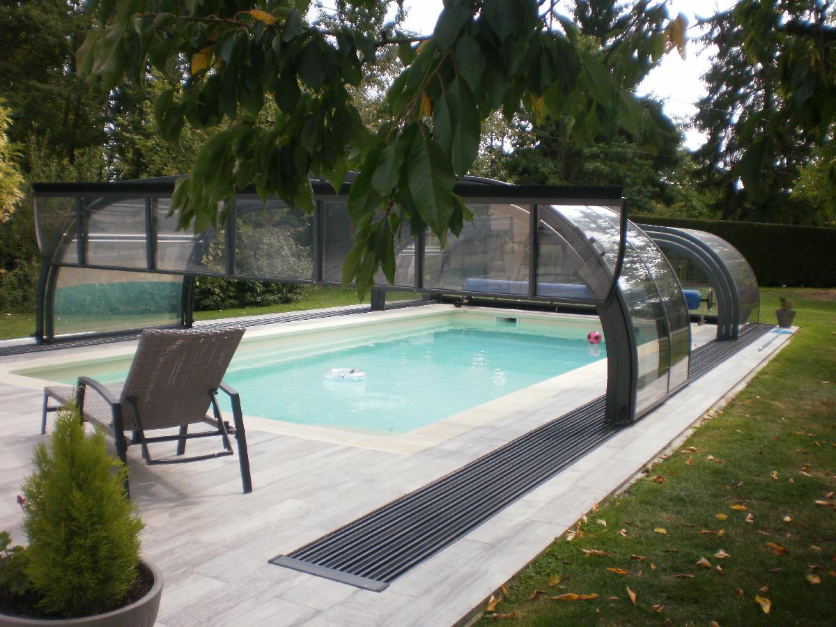 Installation d'un abri de piscine mi-haut près de Thuit Signol