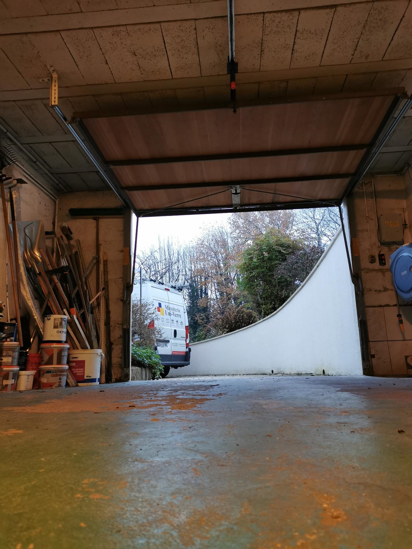 Porte de garage sectionnelle installée près de Rouen