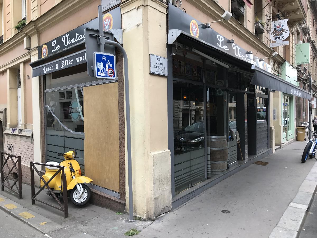 Rénovation de la façade d'un bar à Rouen